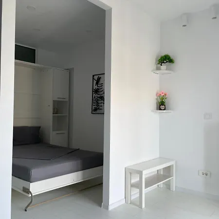 Luxury Westpark 2-room Lakeview W5 شقة *