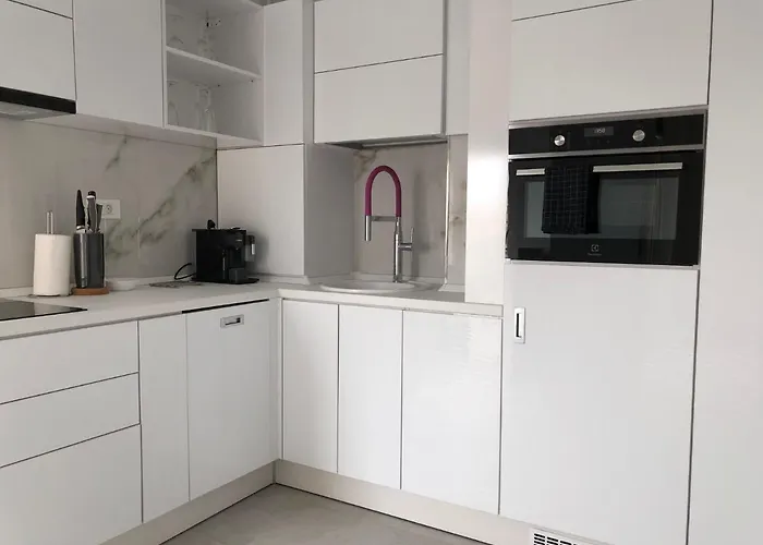 Luxury Westpark 2-room Lakeview W5 Lejlighed