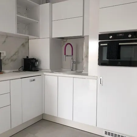 Luxury Westpark 2-room Lakeview W5 Apartment