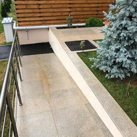 Luxury Westpark 2-room Lakeview W5 Apartment